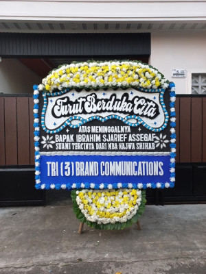 Papan Bunga Duka di Bitung Tengah